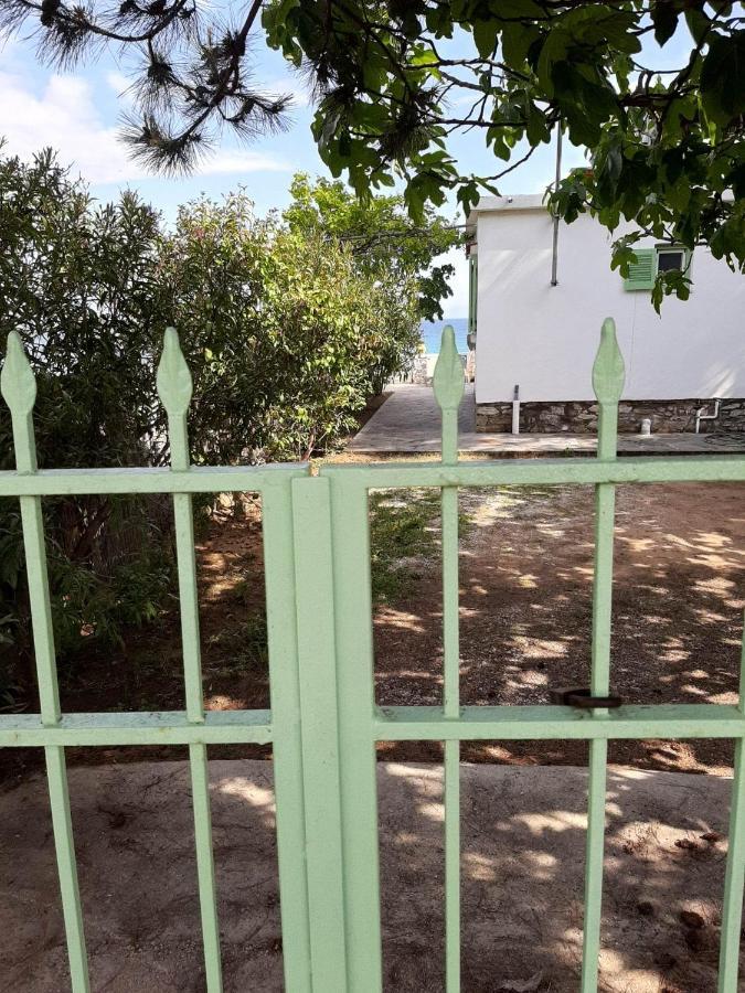 House Kokkalas On The Beach Pyrgadikia Luaran gambar